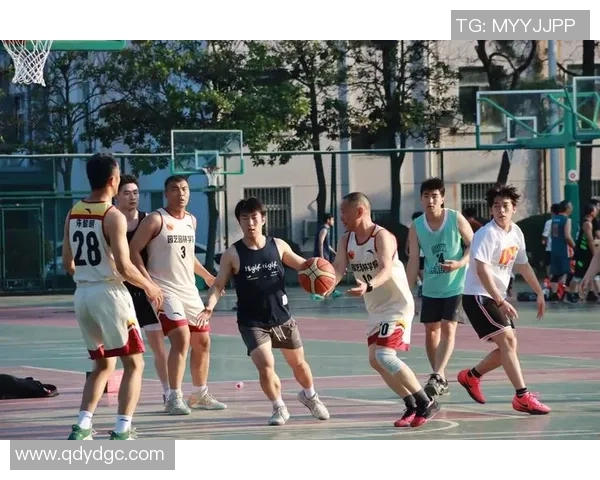 南京篮球队荣登篮球配合排行榜第三名展现团队实力与默契 南京篮球队荣登篮球配合排行榜第三名展现团队实力与默契